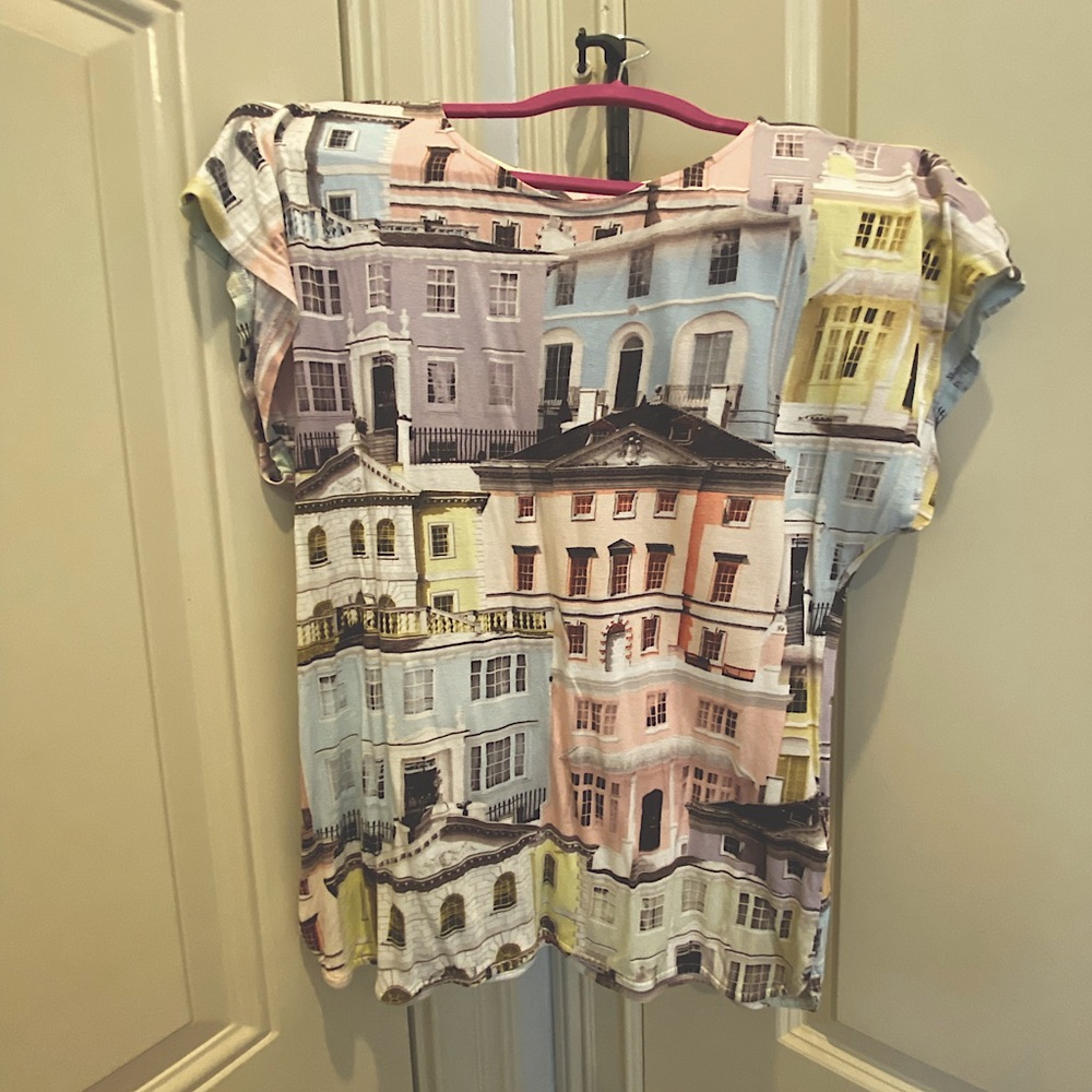 Sz 4 Building facade top by Ted Baker